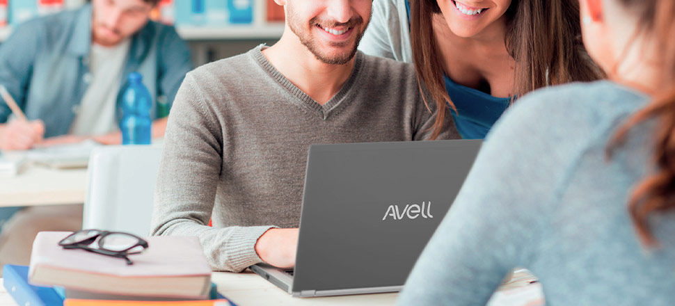 How Avell manages 100,000+ customers